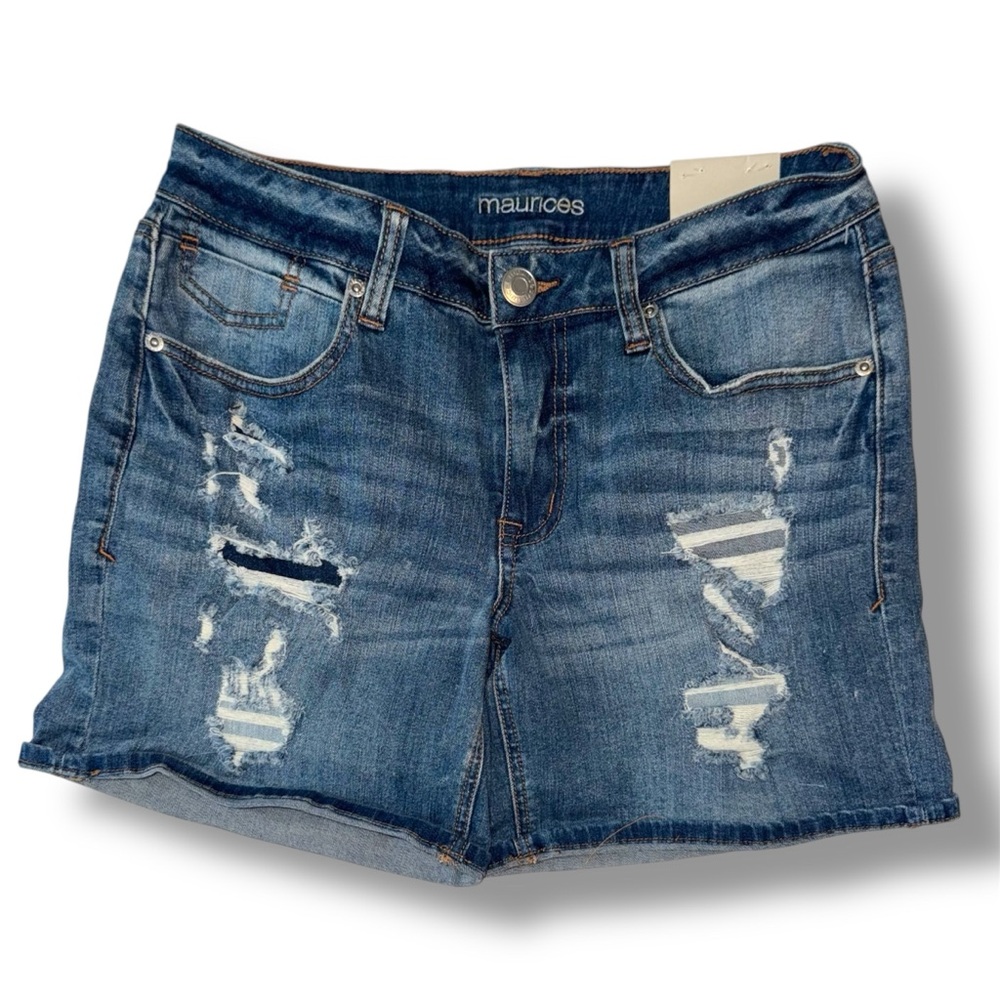 NWT Maurices Blue Distressed Frayed Jean Shorts Casual Style Stretchy Size 2